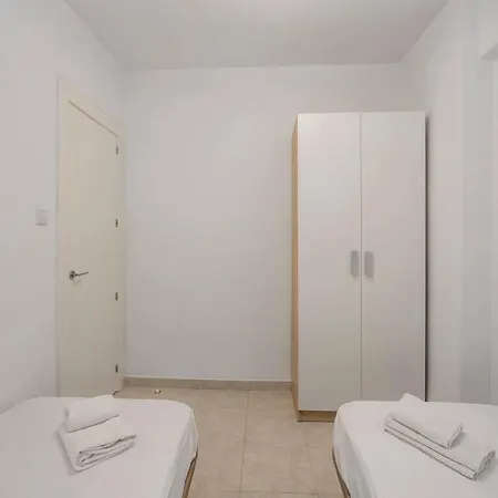 Urban Escape Apartment *